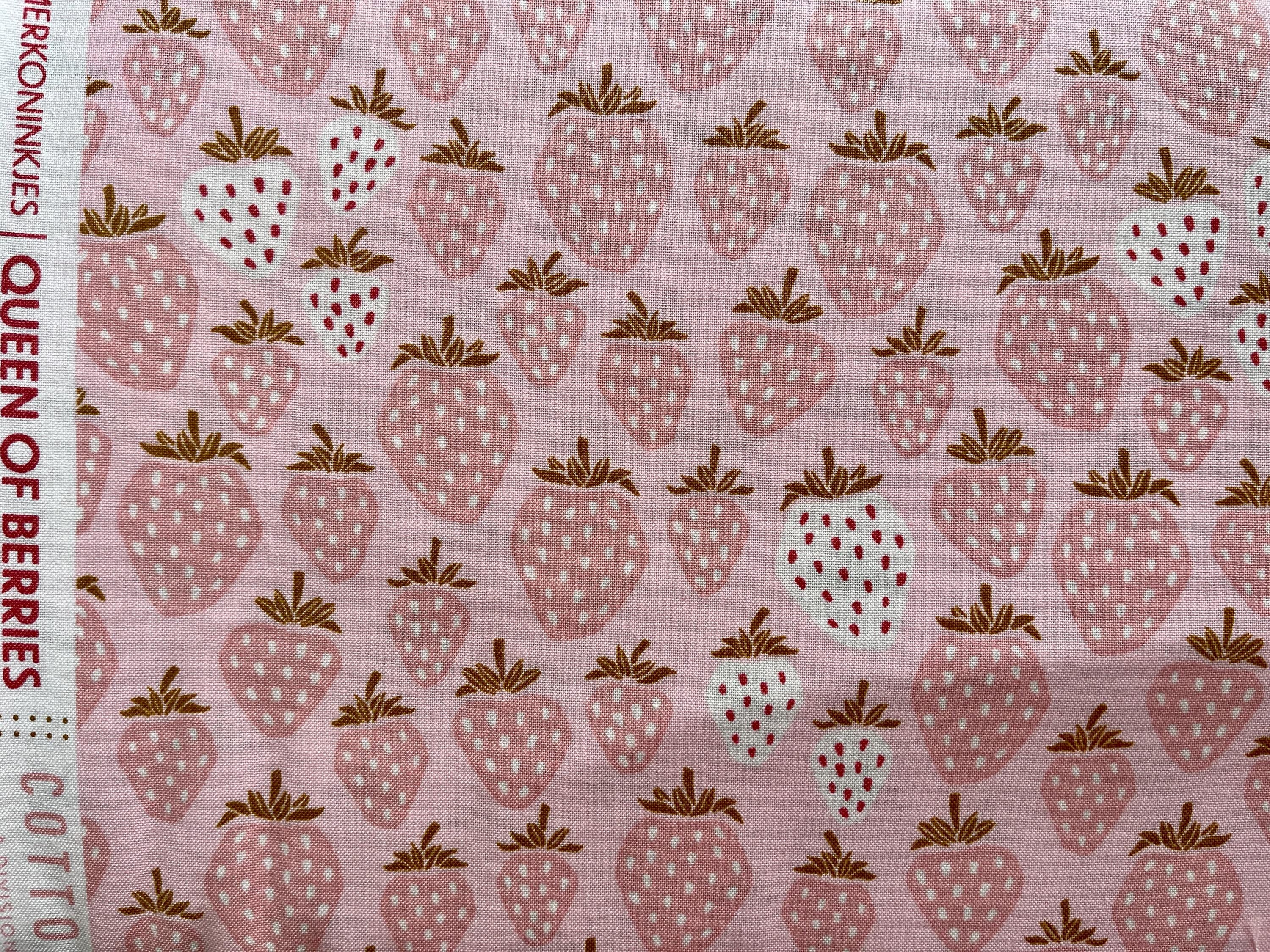 Under the Apple Tree-Queen of Berries-Golden Yellow Fabric-Loes Van Oosten