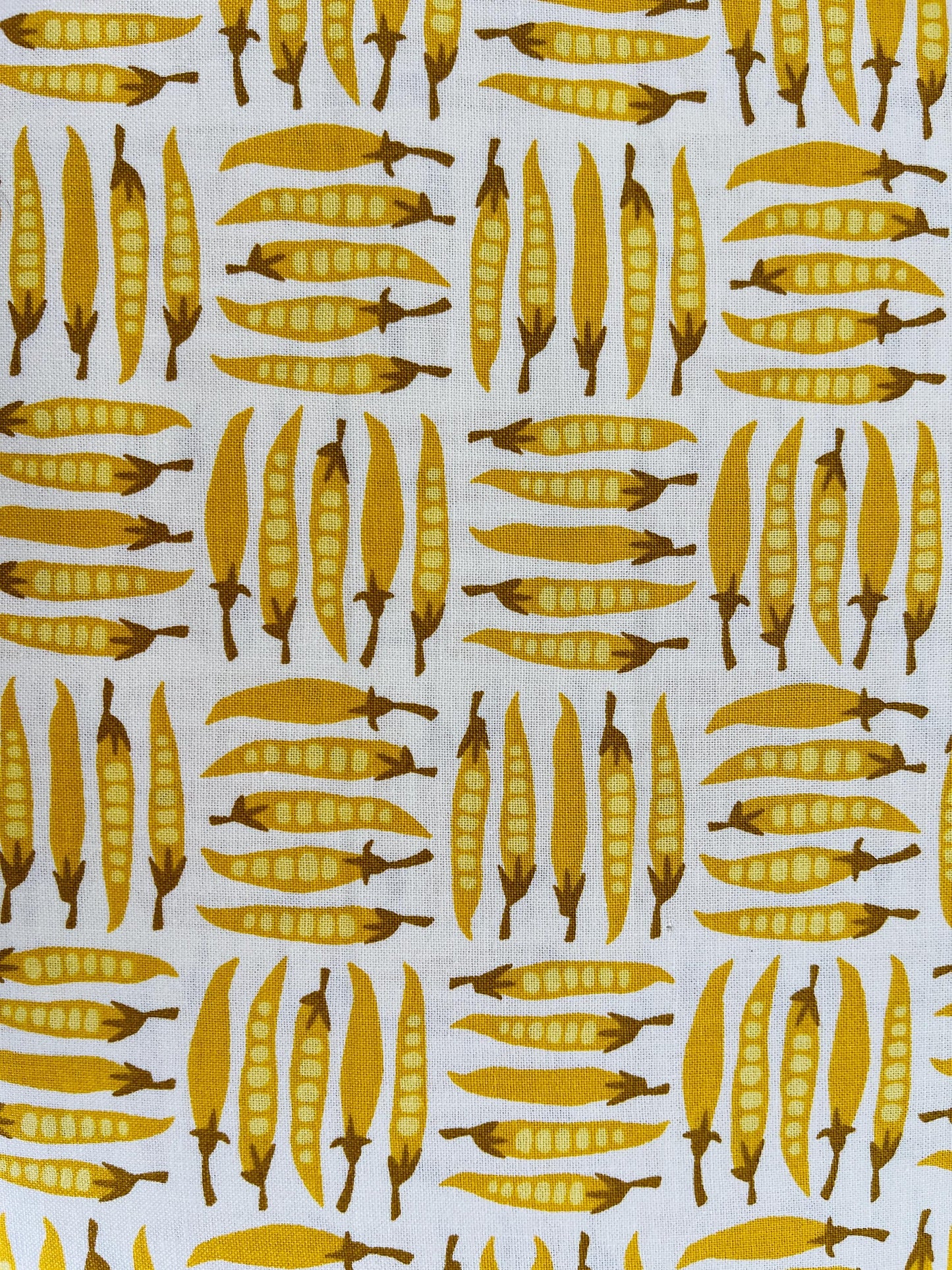In The Vegetable Garden - Green Pea - Golden Honey Fabric - Loes Van Oosten - LV804-GH2
