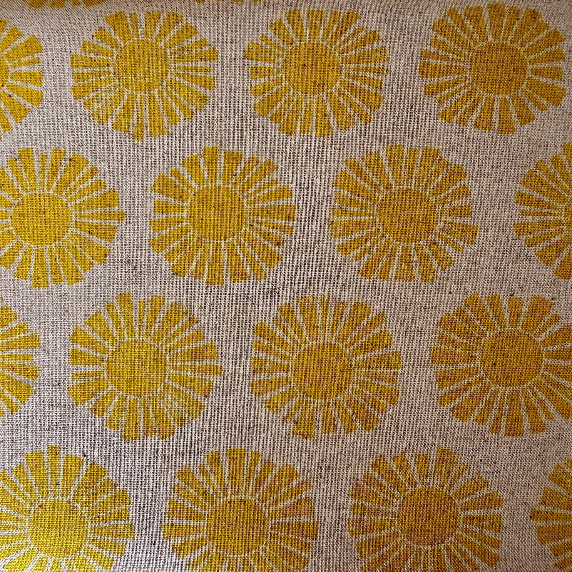 By the Seaside-Sunshine White Unbleached Canvas-Loes Van Oosten-Cotton Steel-Aan Zee