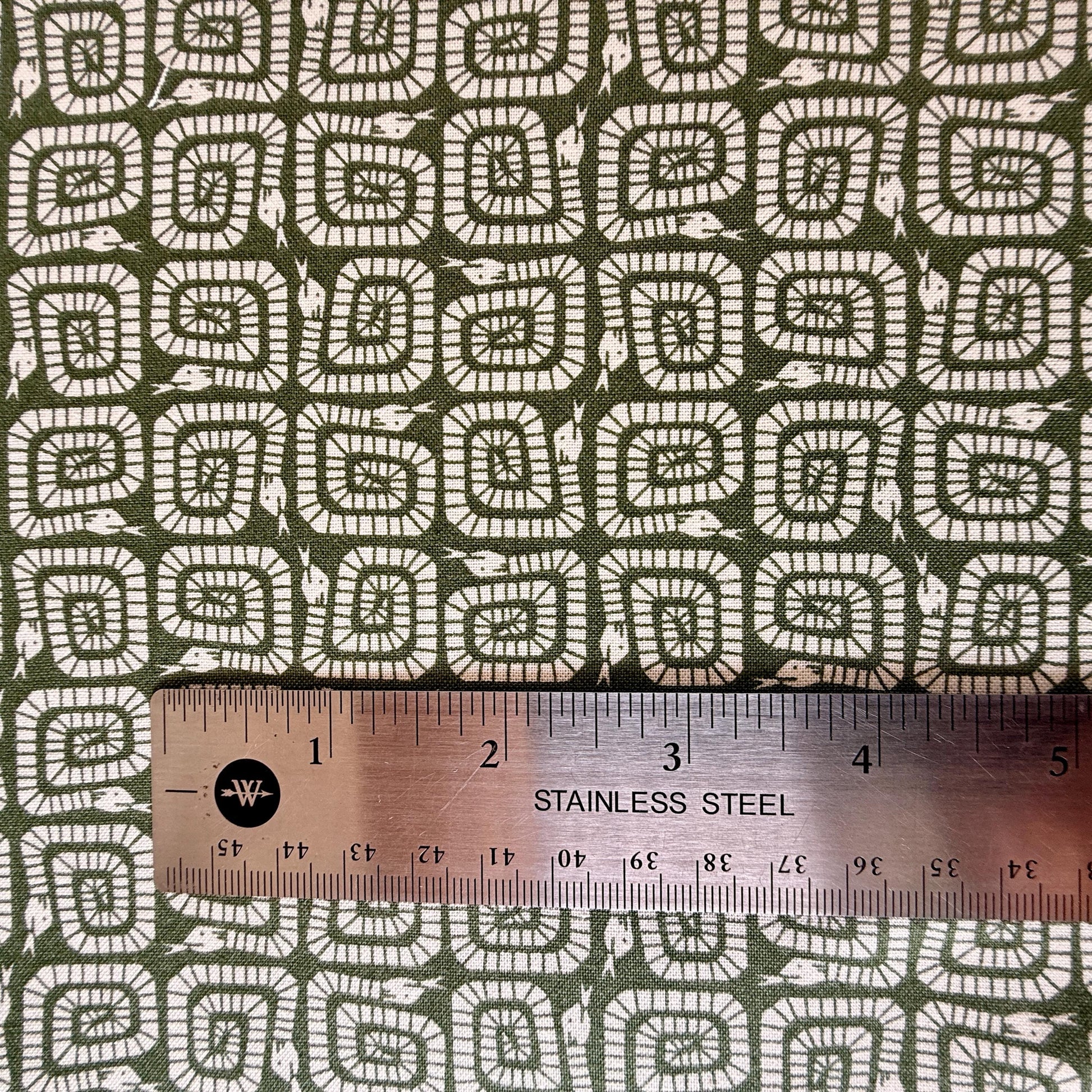 Rising Sun - Winding Snake - Very Green - Cotton + Steel - Loes Van Oosten - LV904-VG1