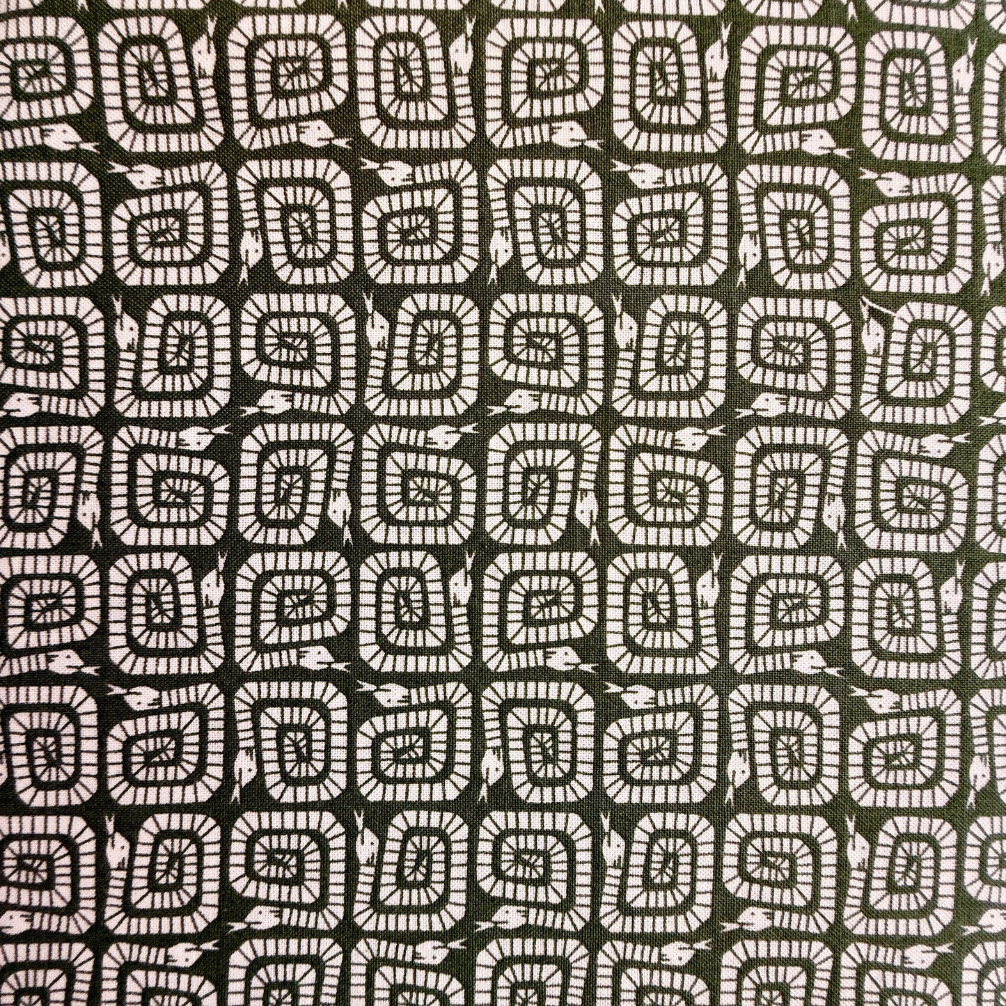 Rising Sun - Winding Snake - Very Green - Cotton + Steel - Loes Van Oosten - LV904-VG1