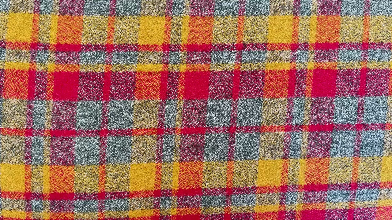 Mammoth Flannel - Crimson Flannel- Robert Kaufman - 100% Cotton - SRKF-13927-91