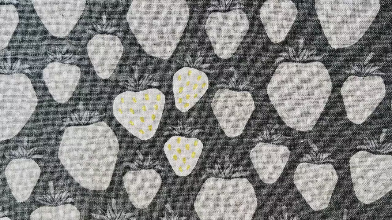 Under the Apple Tree - Queen of Berries - Black Unbleached Metallic Canvas - Loes Van Oosten