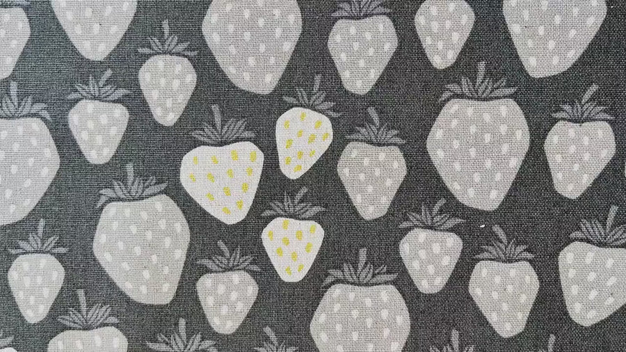 Under the Apple Tree - Queen of Berries - Black Unbleached Metallic Canvas - Loes Van Oosten