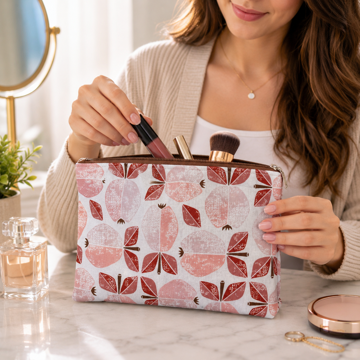 Under the Apple Tree-Apple Candy-Apple Red Fabric-Loes Van Oosten