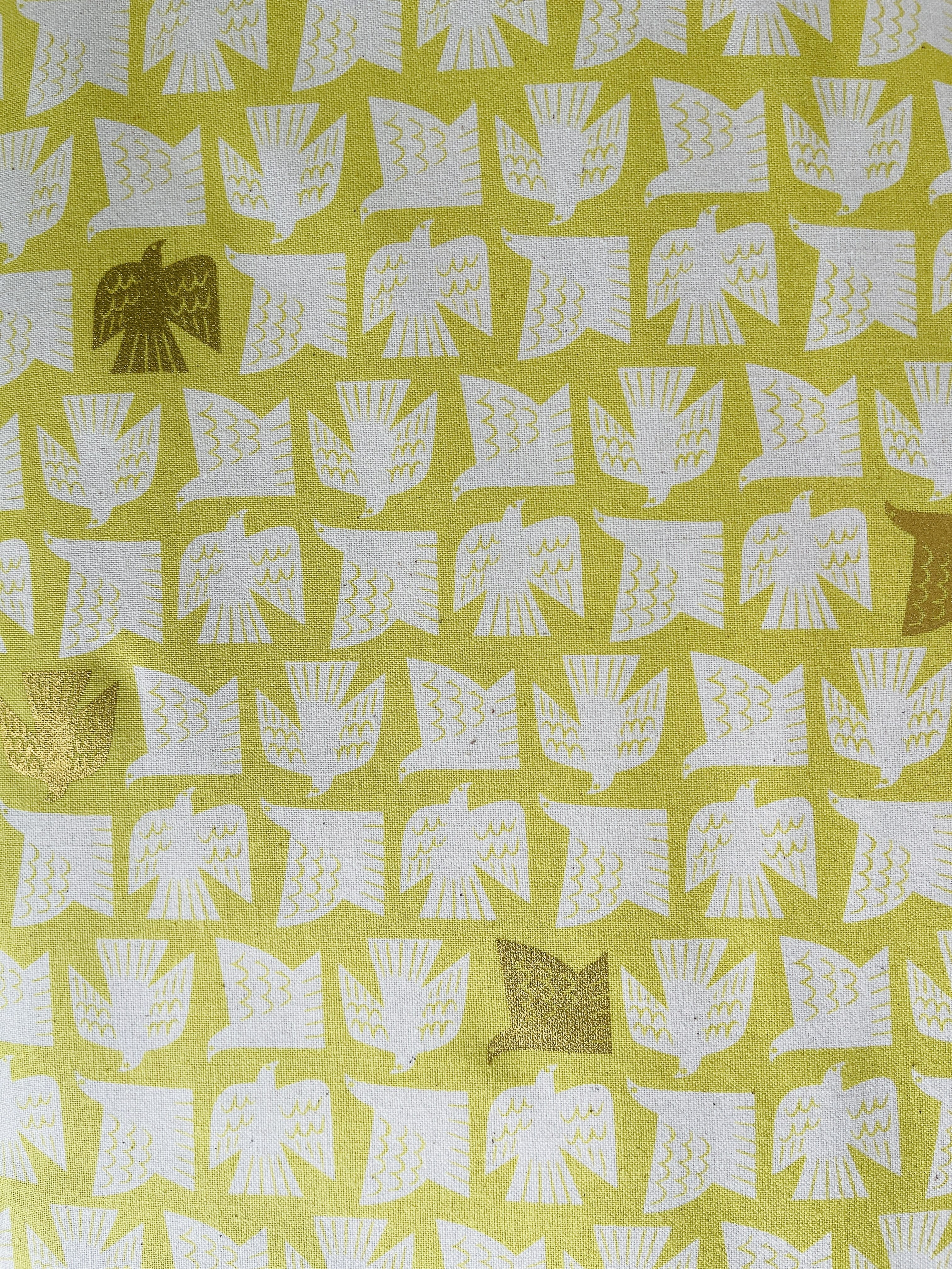 Kibori Paper Birds Citron Metallic Cotton+Steel RJR Fabrics. - Fabricanaus
