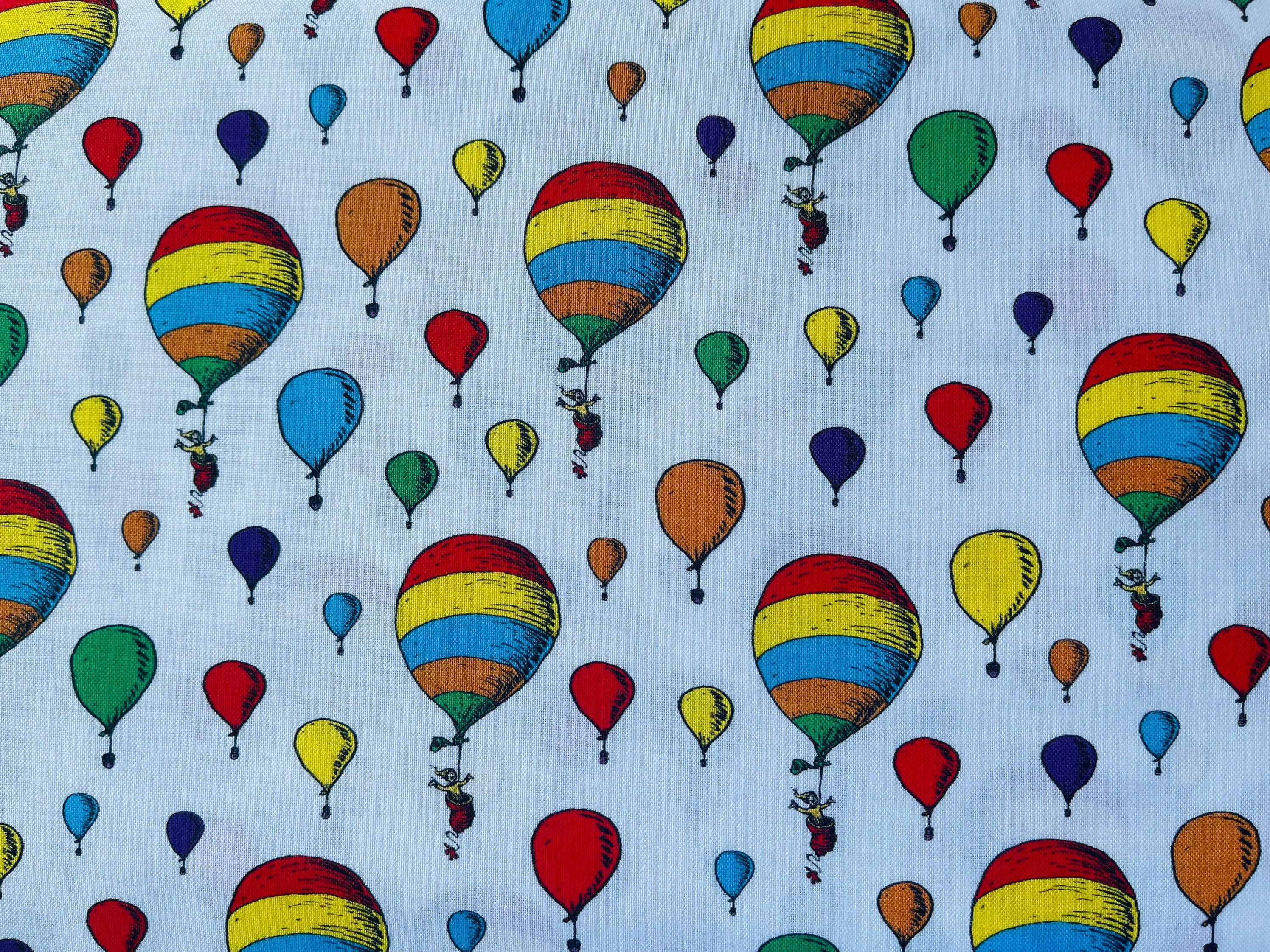 Robert Kaufman - A little Dr.Seuss - The Cat in the Hat - White - Yellow - blue - Red - Quilting Cotton Fabric - ADE-20825-1
